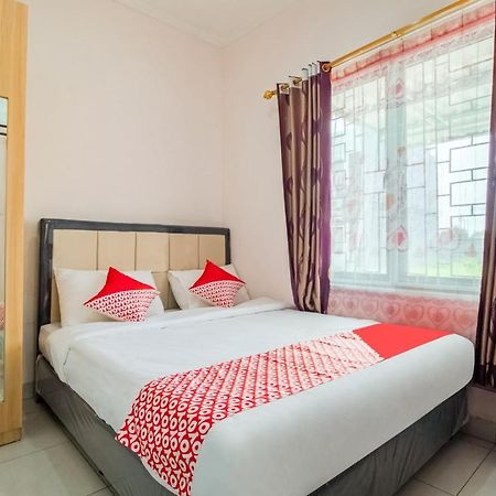 Hotel Oyo 3256 Rukost I8 à Karawang Extérieur photo