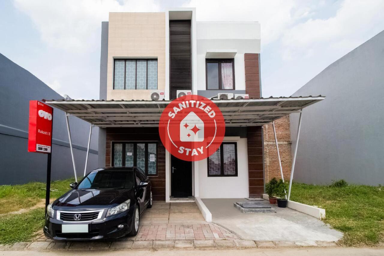 Hotel Oyo 3256 Rukost I8 à Karawang Extérieur photo