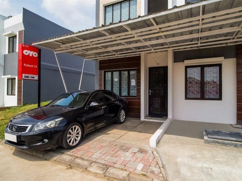 Hotel Oyo 3256 Rukost I8 à Karawang Extérieur photo