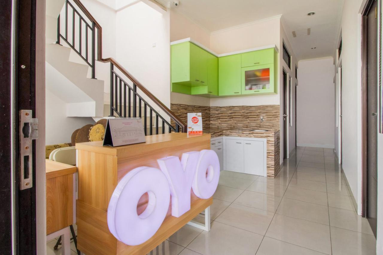 Hotel Oyo 3256 Rukost I8 à Karawang Extérieur photo