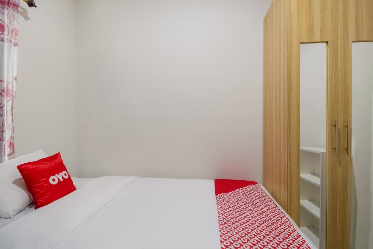 Hotel Oyo 3256 Rukost I8 à Karawang Extérieur photo
